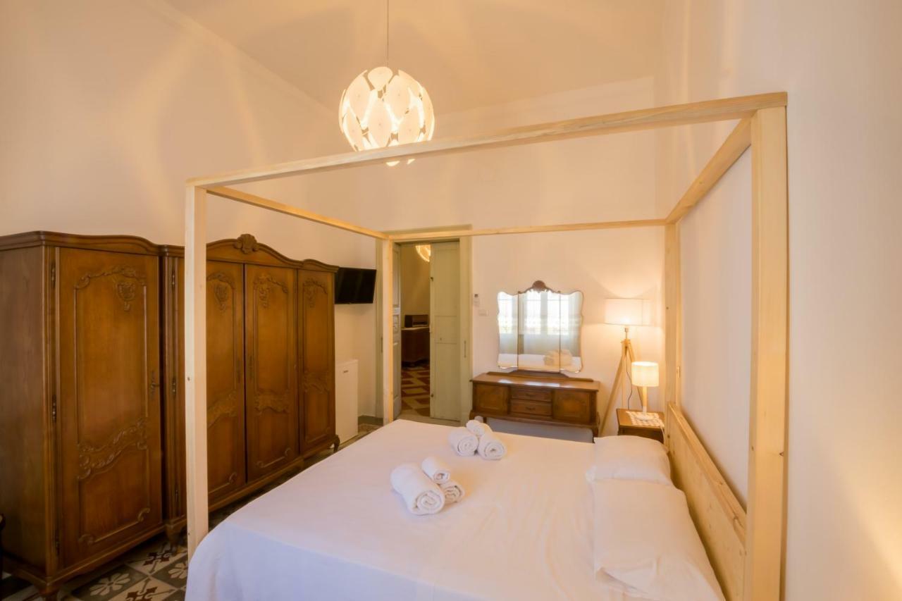 Palazzo Ashian Bed & Breakfast Acquarica del Capo Exterior photo