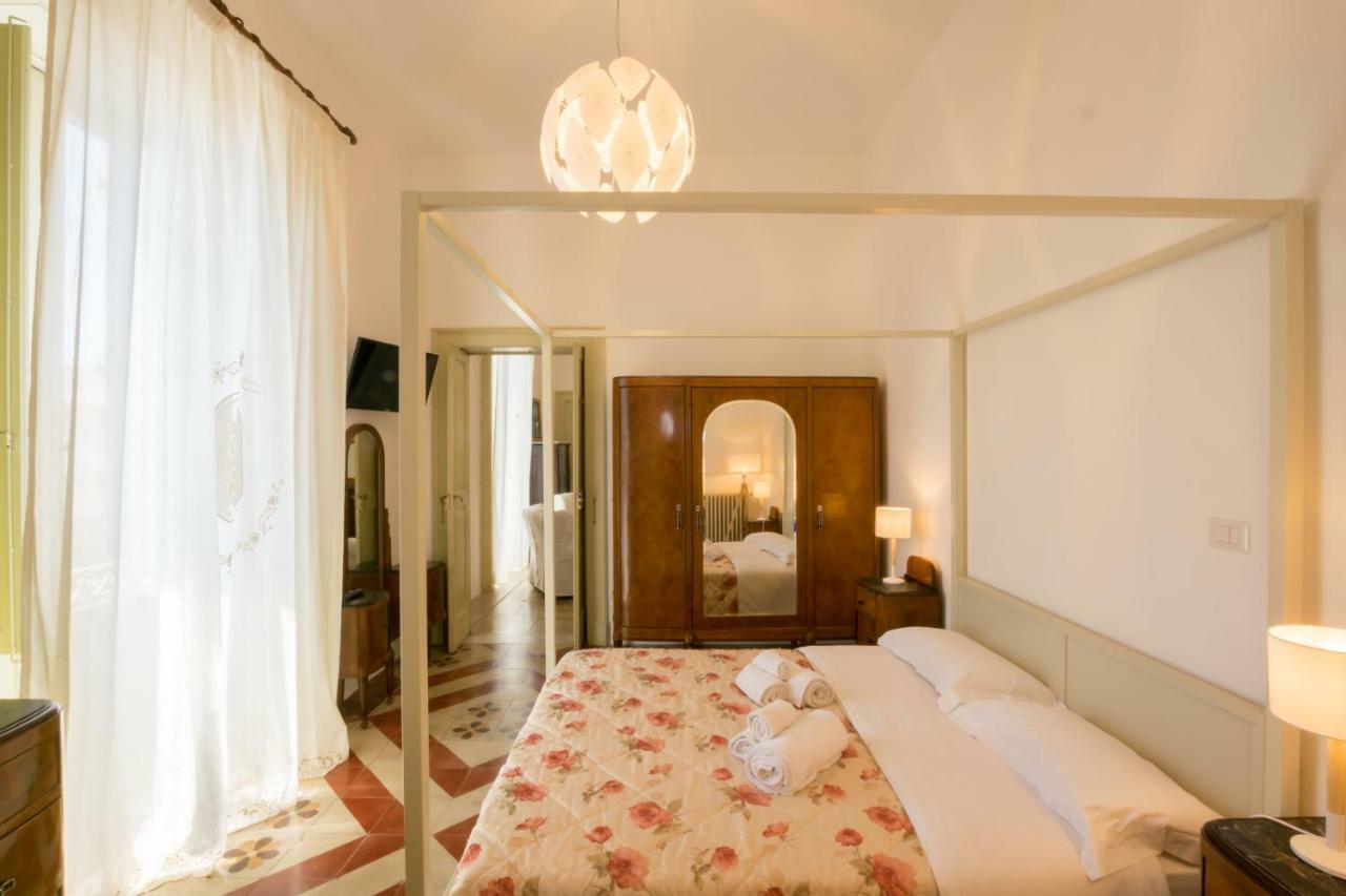 Palazzo Ashian Bed & Breakfast Acquarica del Capo Exterior photo