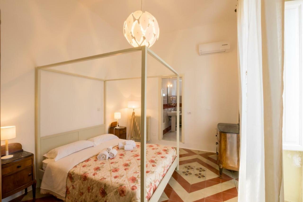 Palazzo Ashian Bed & Breakfast Acquarica del Capo Exterior photo