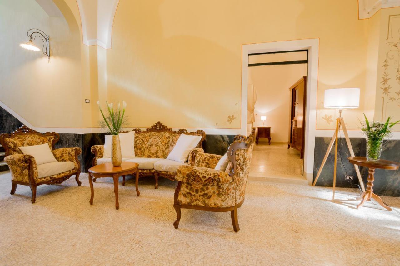 Palazzo Ashian Bed & Breakfast Acquarica del Capo Exterior photo