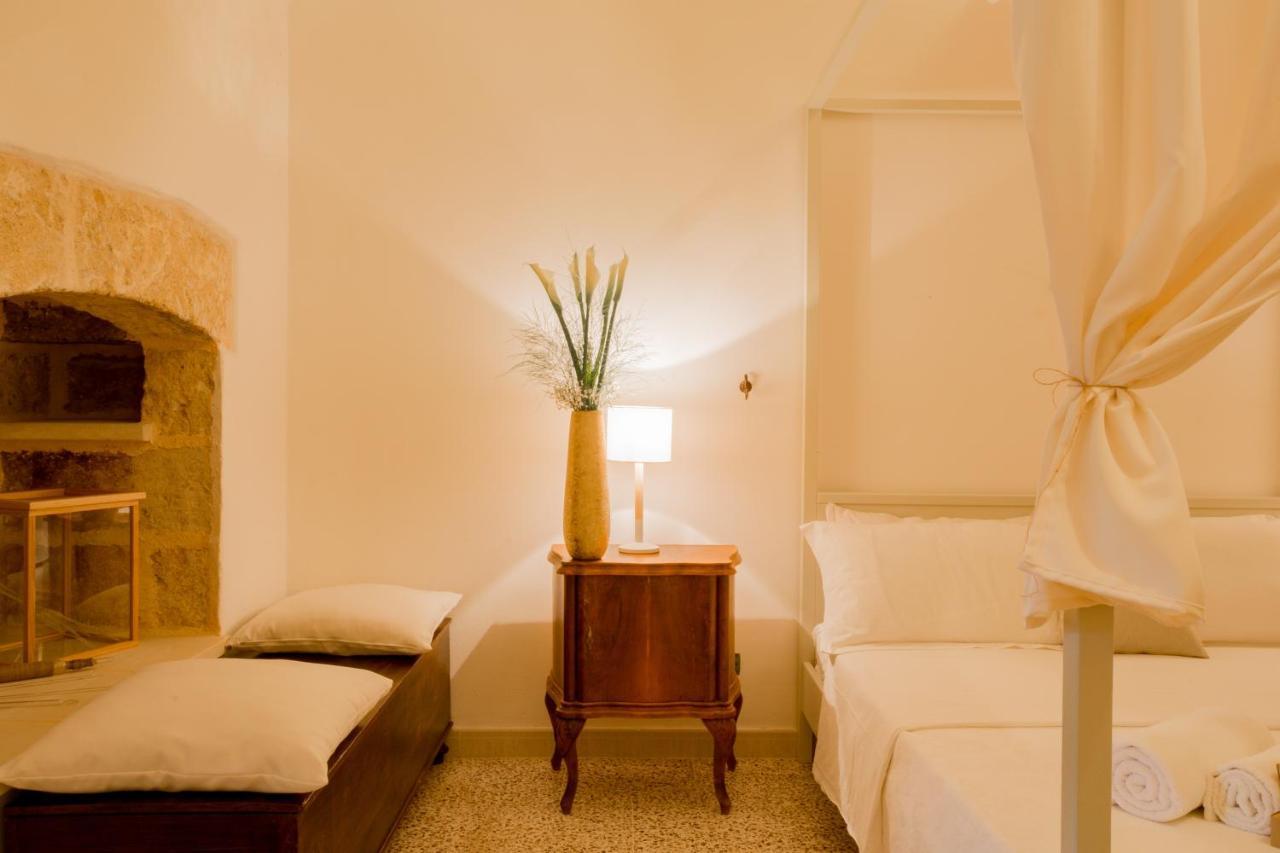 Palazzo Ashian Bed & Breakfast Acquarica del Capo Exterior photo