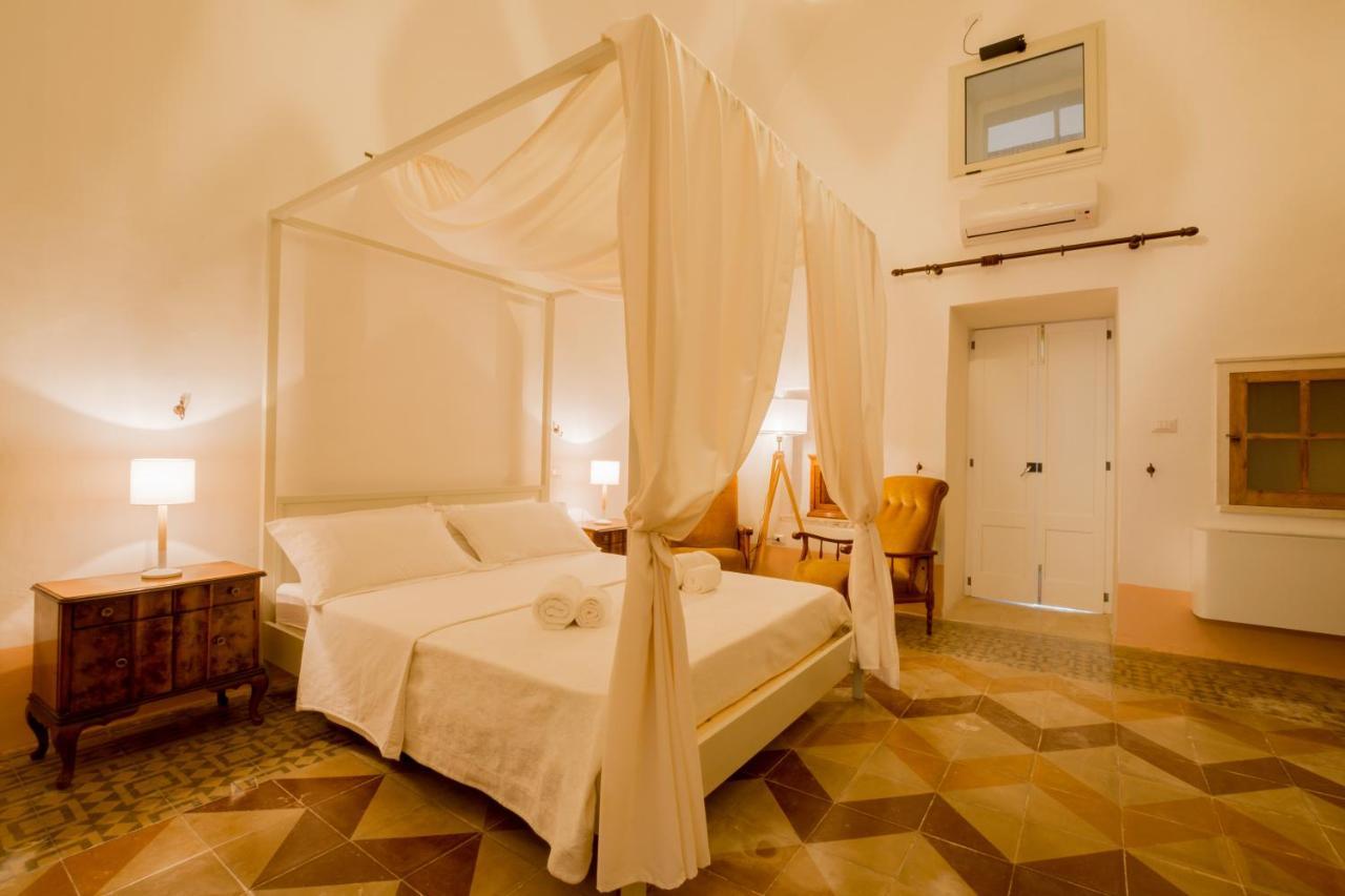 Palazzo Ashian Bed & Breakfast Acquarica del Capo Exterior photo